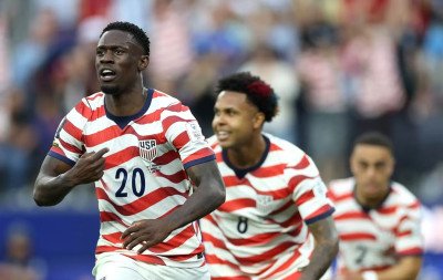 Estreia dos Estados Unidos na Copa tem primeiro gol contra e primeiro artilheiro