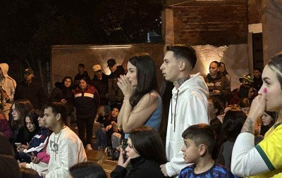 VÍDEO: Torcida e apreensão marcam torcida pelo Brasil no bairro Santo Afonso em Novo Hamburgo