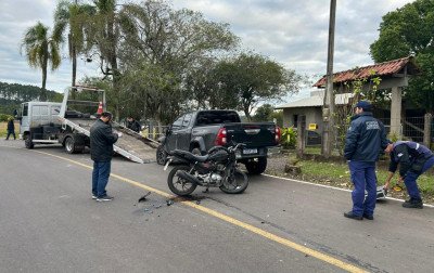 Motociclista que morreu em acidente com caminhonete em Taquara é identificada