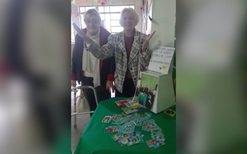 Idosas do Lar São Vicente de Paula celebram doação de figurinhas | abc+