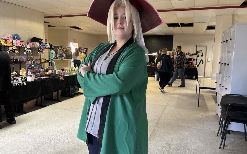 Cosplay da Tsunade, Eduarda, no Retro Game Zone | abc+