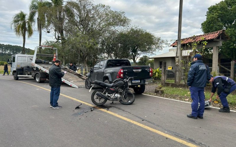 Acidente ocorreu na rua Claudio Schein, no bairro Tucanos