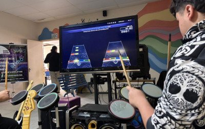Cosplayers, música e games de todas as épocas: Iniciativa geek em Campo Bom une gerações