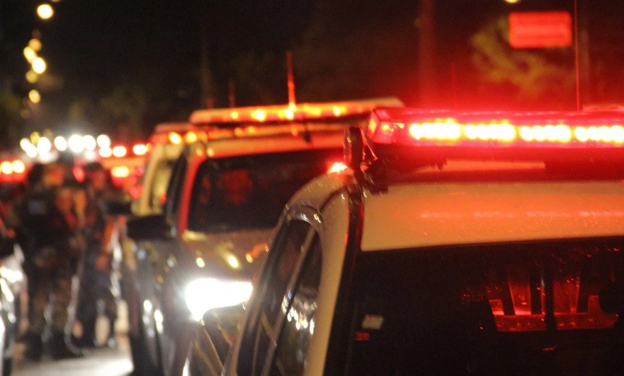 Mistério: Marcas de sangue são encontradas em um Gol incendiado em Canoas