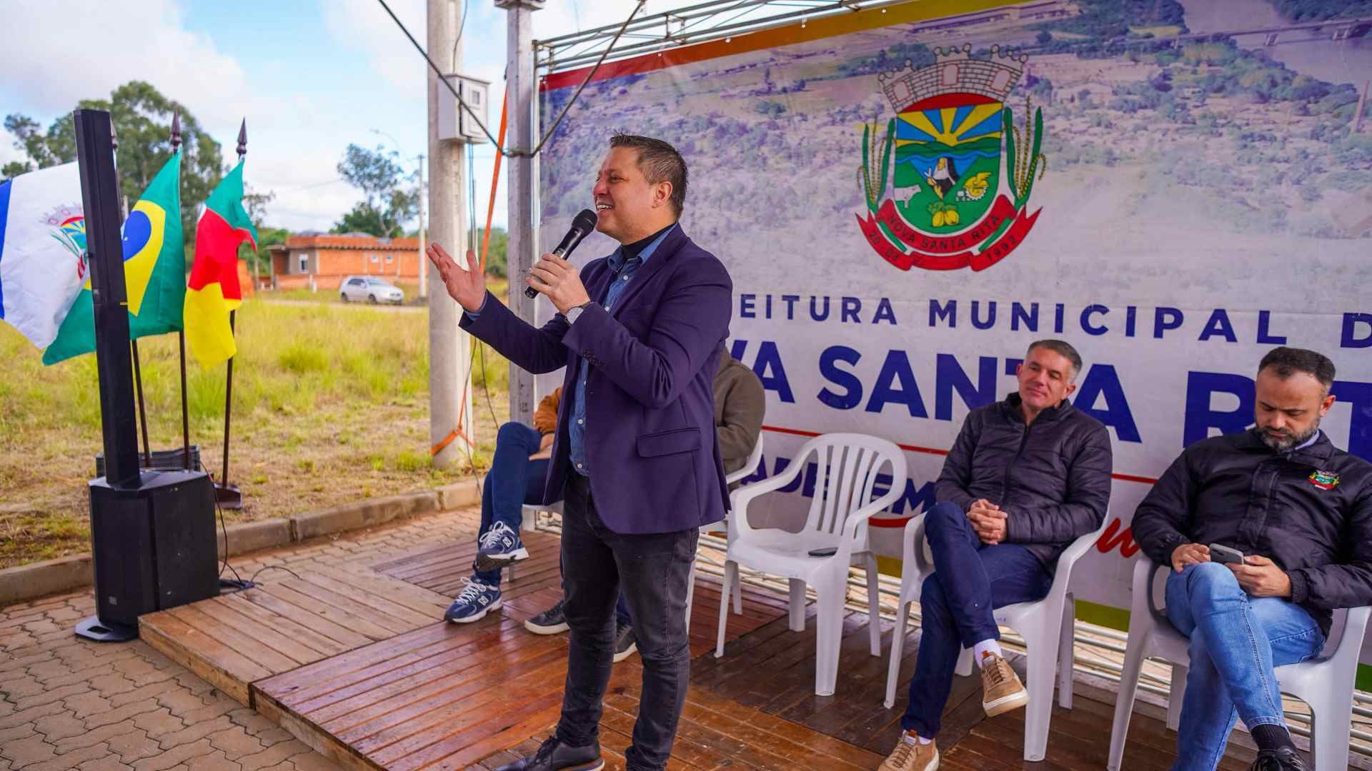 Nova Santa Rita assina ordem de in&iacute;cio para constru&ccedil;&atilde;o de 40 casas para fam&iacute;lias atingidas pela enchente