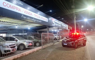 O que se sabe sobre ataque a tiros que matou três pessoas em revenda de Taquara