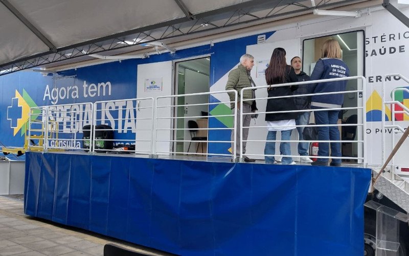 Carreta de saúde da mulher, do governo federal, em Sapucaia do Sul