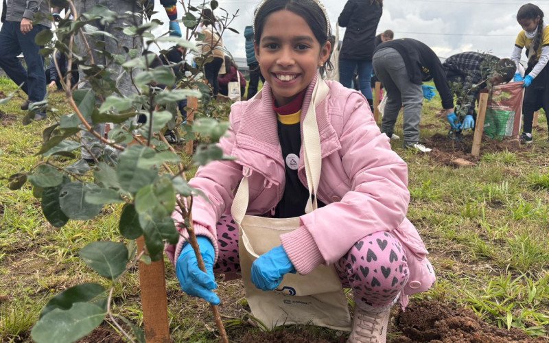 Laura Lorgado tem 9 anos e n&atilde;o conteve a empolga&ccedil;&atilde;o pelo aprendizado