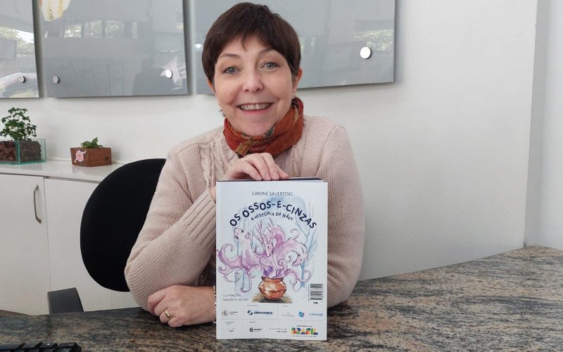 Escritora Simone Saueressig lança livro nesta quarta-feira em São Leopoldo 