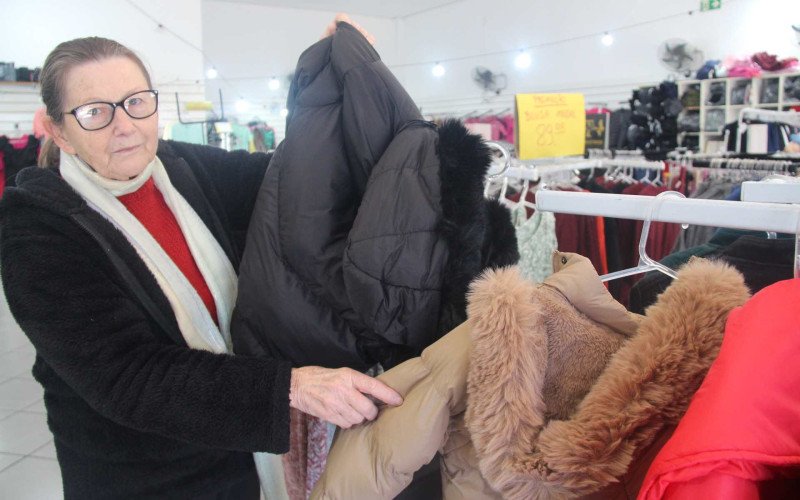 Dulce mostra jaquetas para aquecer no inverno