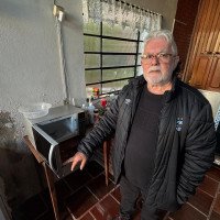 "É gastar o mínimo possível:" Comunidade conta o que tem feito para reduzir impacto do aumento na conta de energia