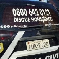 Marcas de sangue: Carro incinerado leva Polícia a investigar suspeita de homicídio em Canoas