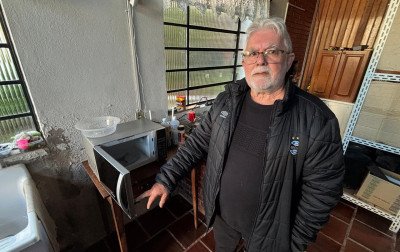"É gastar o mínimo possível:" Comunidade conta o que tem feito para reduzir impacto do aumento na conta de energia