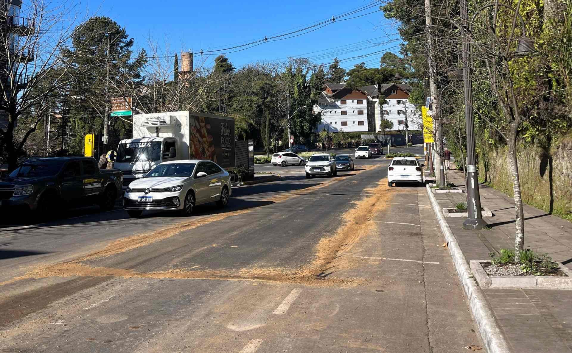 Secretaria de Obras realiza recupera&ccedil;&atilde;o do asfalto em diferentes localidades de Gramado; veja pr&oacute;ximas vias contempladas