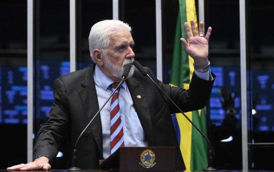 Caso Master: Líder do governo Lula no Senado é alvo de buscas da PF