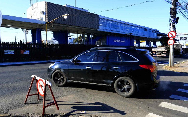 Mudança no sentido da primeira quadra da Rua Bartolomeu de Gusmão causou impacto na mobilidade da Avenida Guilherme Schell | abc+