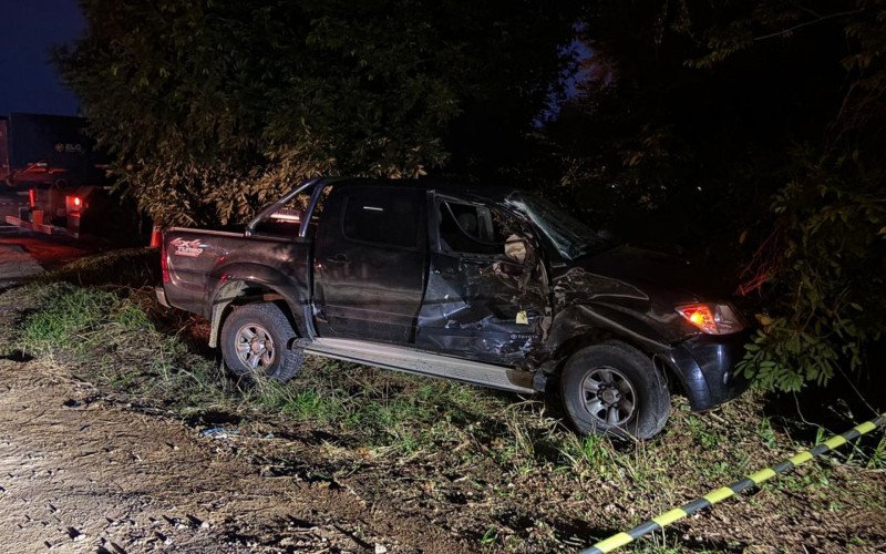 Hilux foi atingida pela moto no lado do carona | abc+