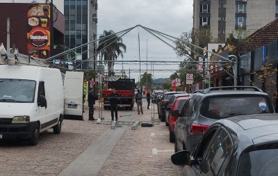 Rua Independência está fechada na quadra final antes da João Corrêa para jogo da Seleção