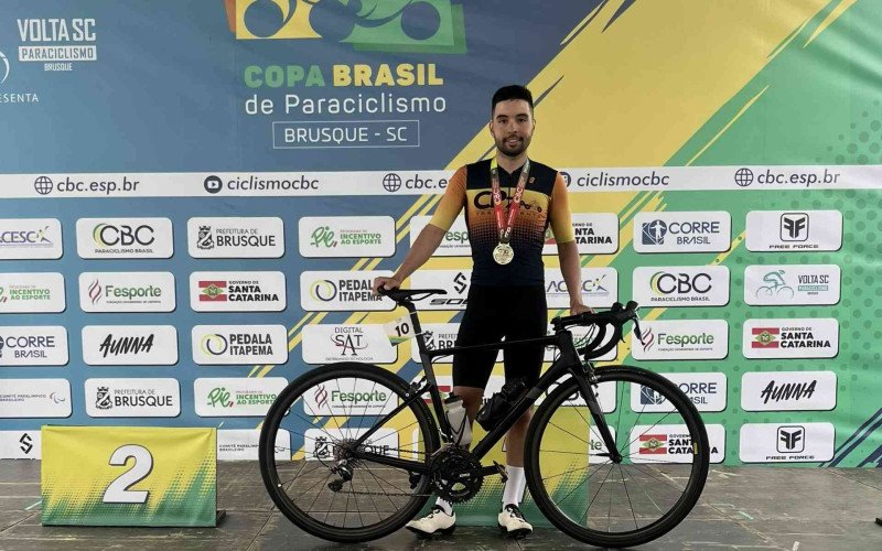 Rodrigo Kennedy Belegardes ficou com a medalha de prata na etapa catarinense da Copa Brasil de Paraciclismo | abc+