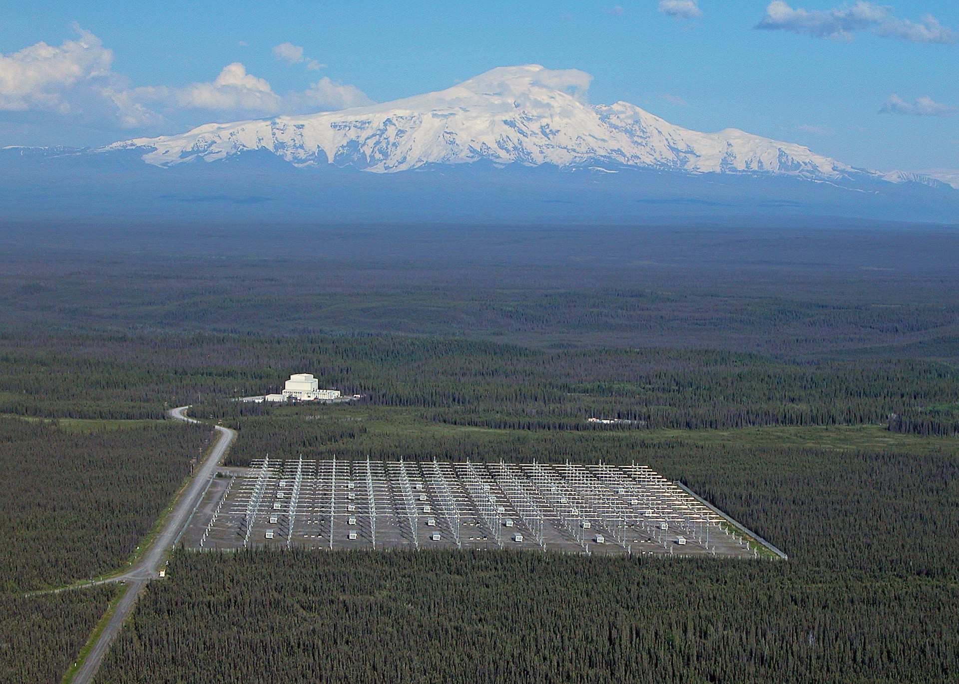 HAARP &eacute; capaz de controlar o tempo? A verdade por tr&aacute;s da teoria da &ldquo;arma militar&rdquo; dos Estados Unidos