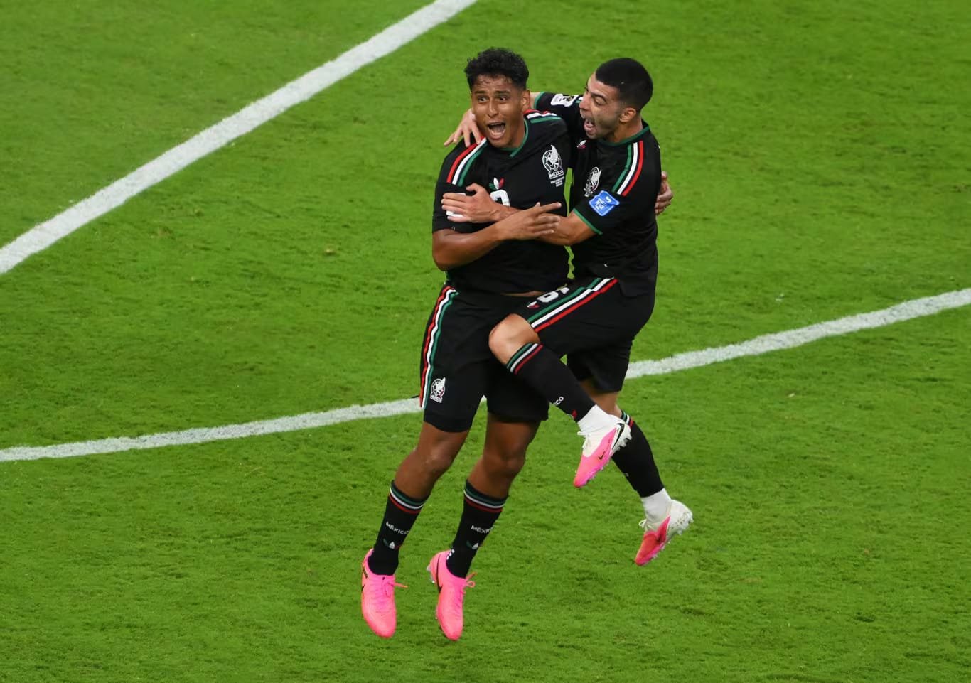 Copa do Mundo tem primeira sele&ccedil;&atilde;o classificada para a segunda fase
