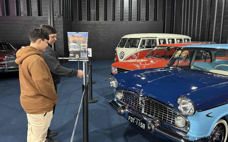 Apaixonados por carros têm até segunda-feira (22) para conferir gratuitamente a Mostra de Carros Antigos do IFashion Outlet