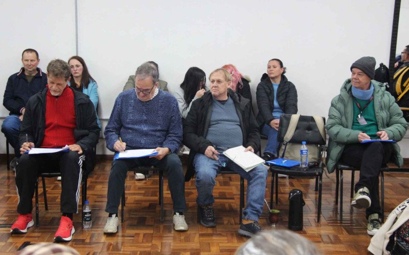 Os jurados Felipe Kannemberg, Marco Aurélio Alves e Betinho Klein, e o produtor da ParaNóia, Luis Fernando Rodembuch