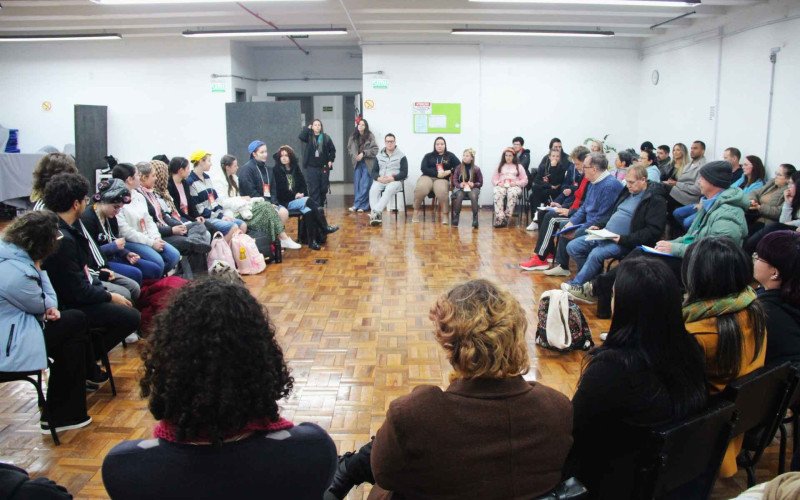 Após esquetes, artistas e jurados trocam ideias