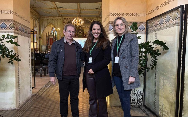 Juarez Stein, vice-prefeito de Dois Irmãos; Elisandra Bremm, diretora de Cultura e Katia Knorst, chefe do setor de Museu e Patrimônio Histórico