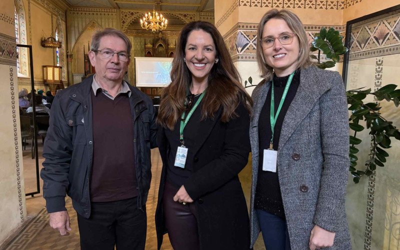 Juarez Stein, vice-prefeito de Dois Irmãos; Elisandra Bremm, diretora de Cultura e Katia Knorst, chefe do setor de Museu e Patrimônio Histórico