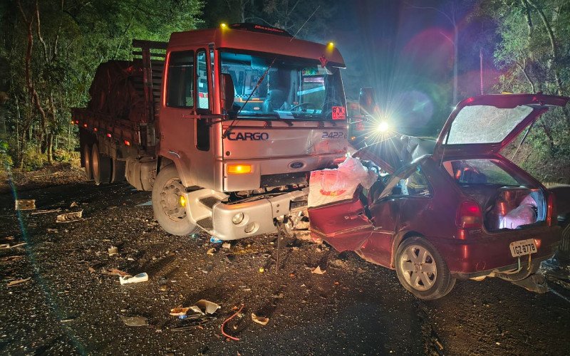 Colisão frontal aconteceu no quilômetro 2 da RS-452, entre Feliz e Bom Princípio | abc+