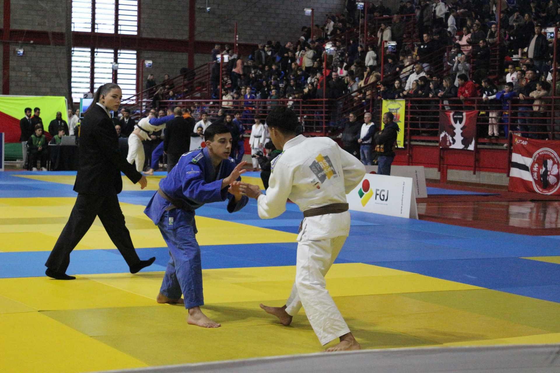 Supercopa Canoas de Jud&ocirc; re&uacute;ne mais de 600 atletas no Poliesportivo La Salle