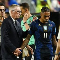 Raphinha, da Seleção Brasileira, tem lesão confirmada na coxa; veja quando atacante deve voltar