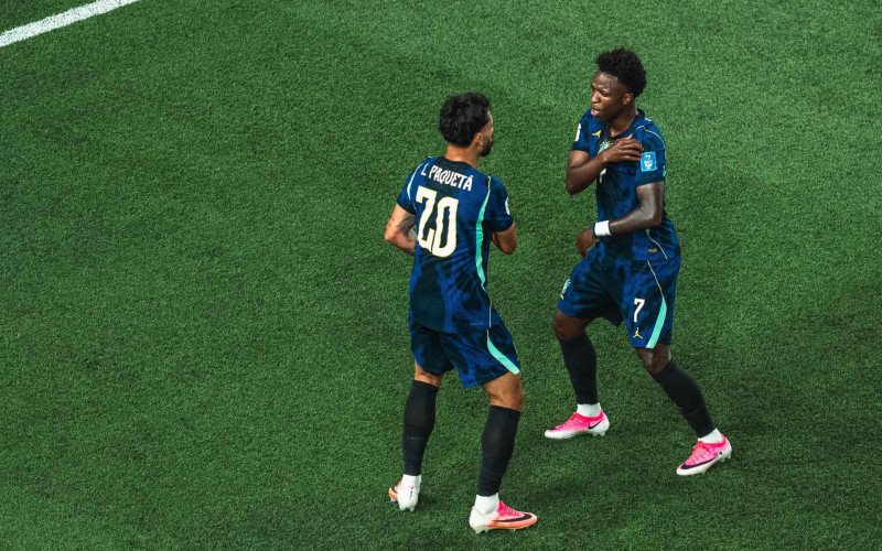 Vini Jr. e Paquetá comemoram gol do atacante sobre o Haiti na Copa do Mundo | abc+