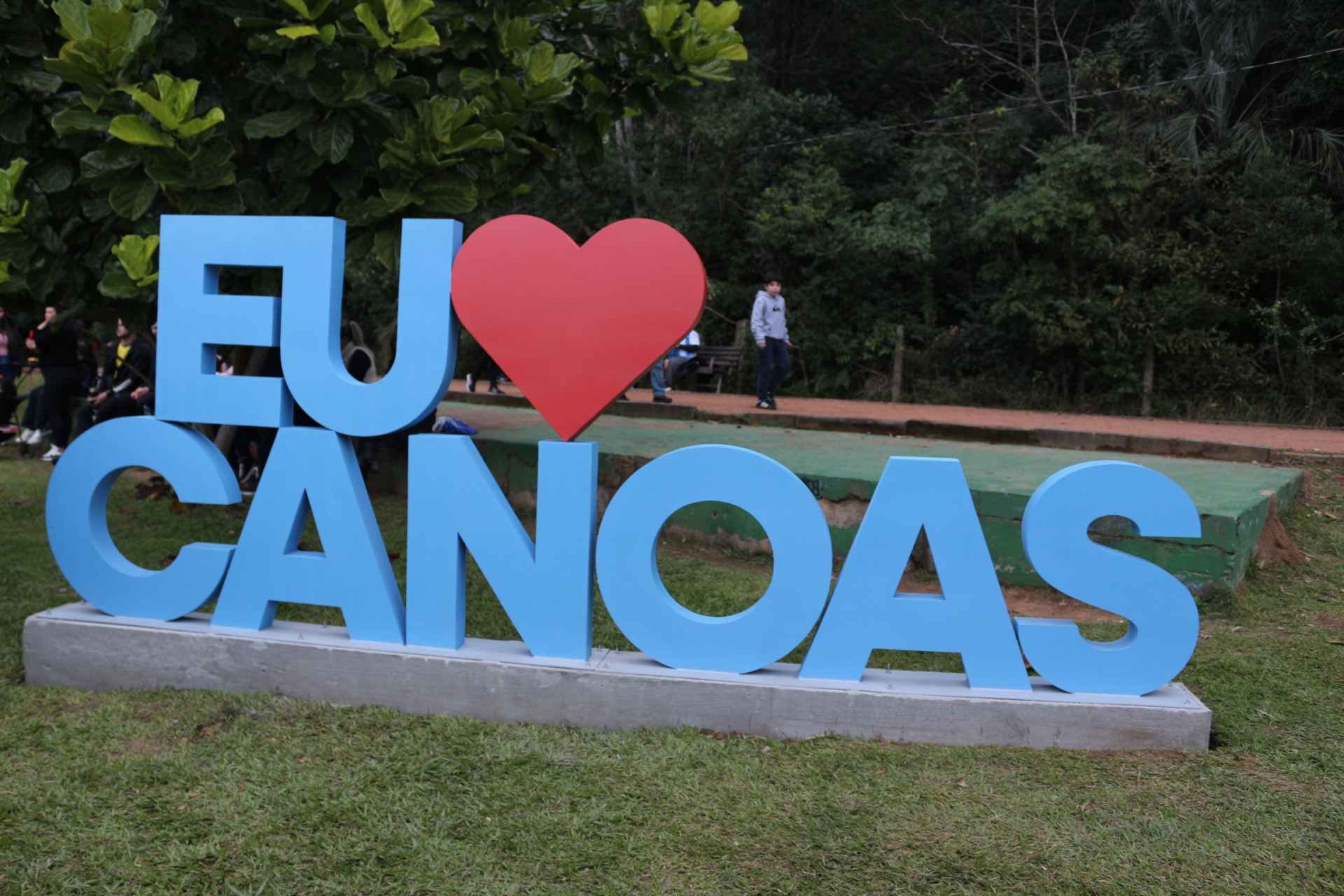 Canoas inaugura monumento &ldquo;Eu Amo Canoas&rdquo; em festa pelos 87 anos
