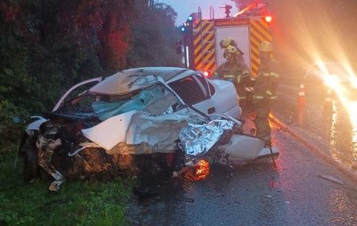 Mãe e filhas morrem em colisão frontal com carreta em rodovia do RS