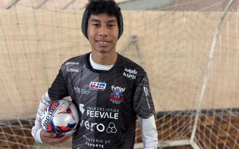 Geremy conta sobre a experiência de ter ganhado bolsa na Escola de Aplicação Feevale por meio do Projeto Futsal Social