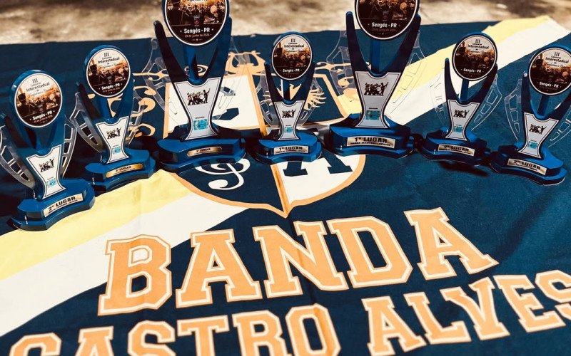 Banda da escola Castro Alves conquistou sete troféus em concurso interestadual no Paraná