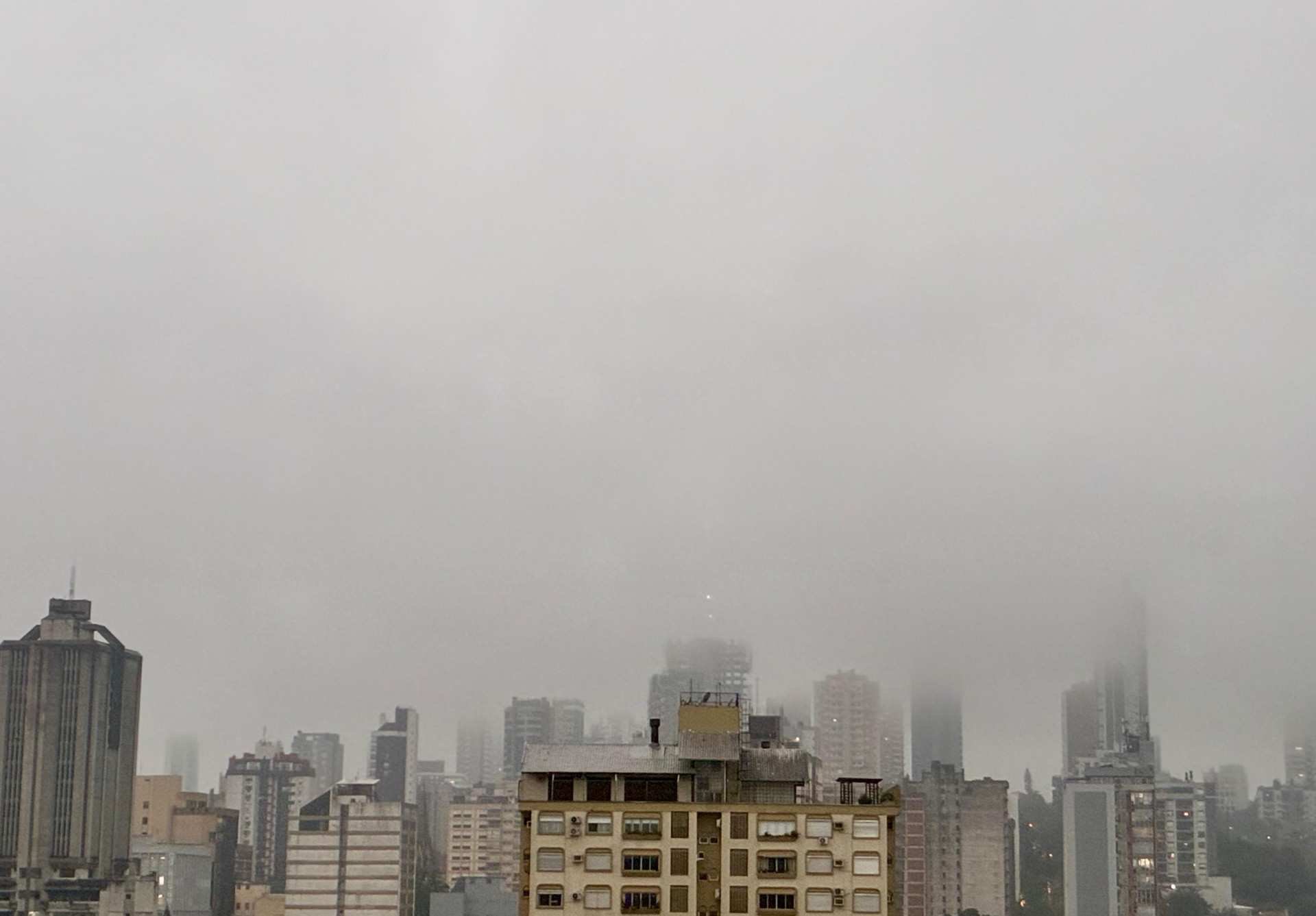 Da chuva ao gelo: Frente fria provoca chuva antes de onda de frio congelante de at&eacute; -7&deg;C no RS