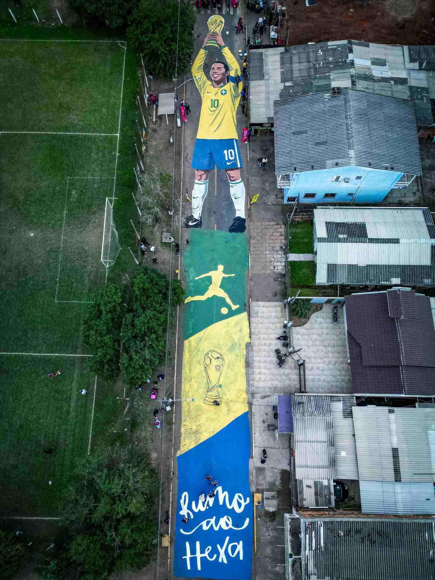 Arte da Copa: Ronaldinho Gaúcho foi desenhado em rua do bairro Campina, em São Leopoldo