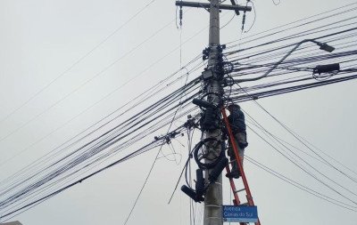 Operação Postes Risco Zero já retirou mais de 13 toneladas de fios soltos das ruas