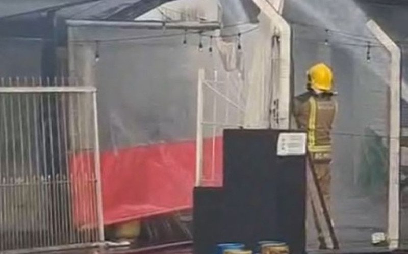Incêndio em restaurante, em frente à Catedral de Pedra, em Canela