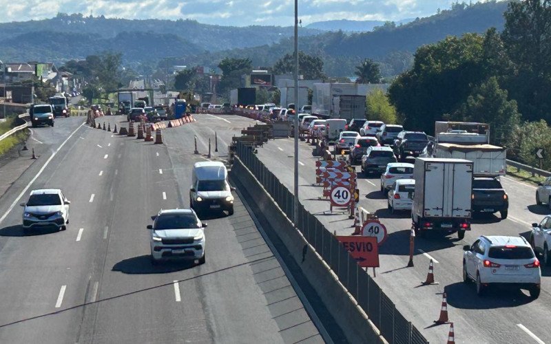 BR-116: alterações no tráfego em trecho onde ocorre obra de construção de túnel começam a ser implementadas e provocam lentidão na rodovia | abc+