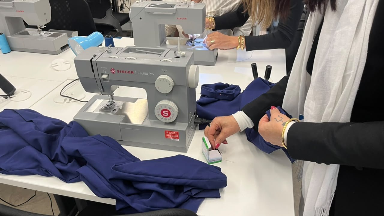 &ldquo;Meu primeiro scrub&rdquo;: Alunas de moda se unem para vestir competidora de Enfermagem em Novo Hamburgo