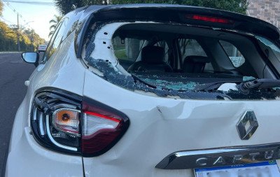 Motociclista não habilitado colide na traseira de carro em Novo Hamburgo