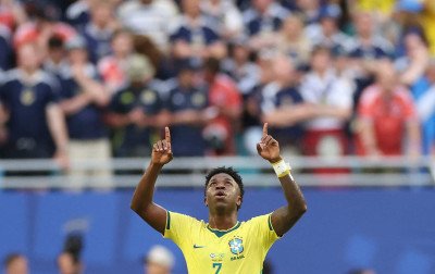 Alô, Houston! Na segunda-feira tem Brasil aí!