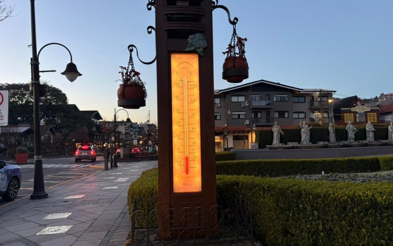 Geada se formou em madrugada e começo de manhã gelado em Gramado e Canela, neste começo de inverno