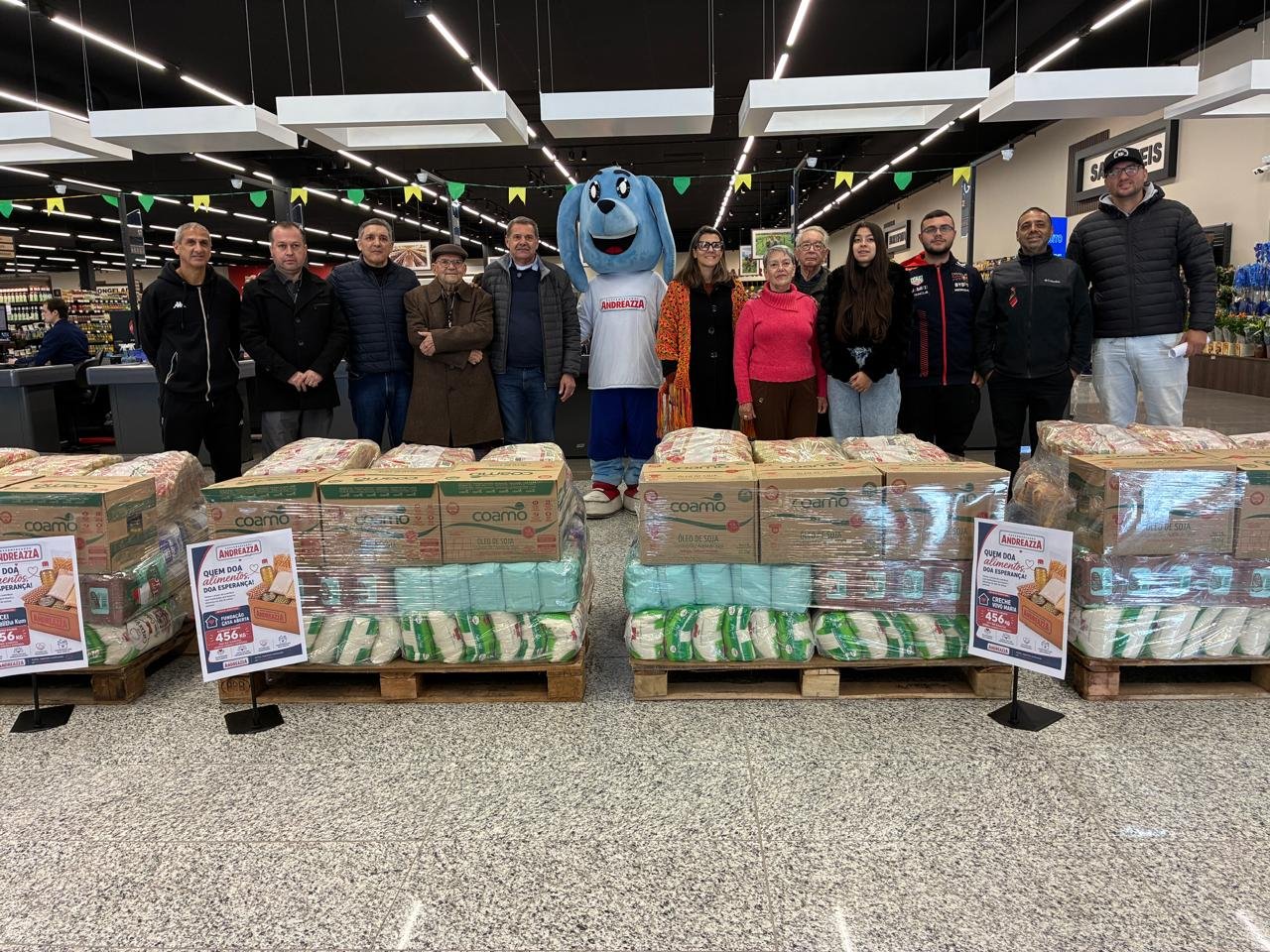 Supermercado Andreazza entrega mais de 2,7 toneladas de alimentos a entidades leopoldenses