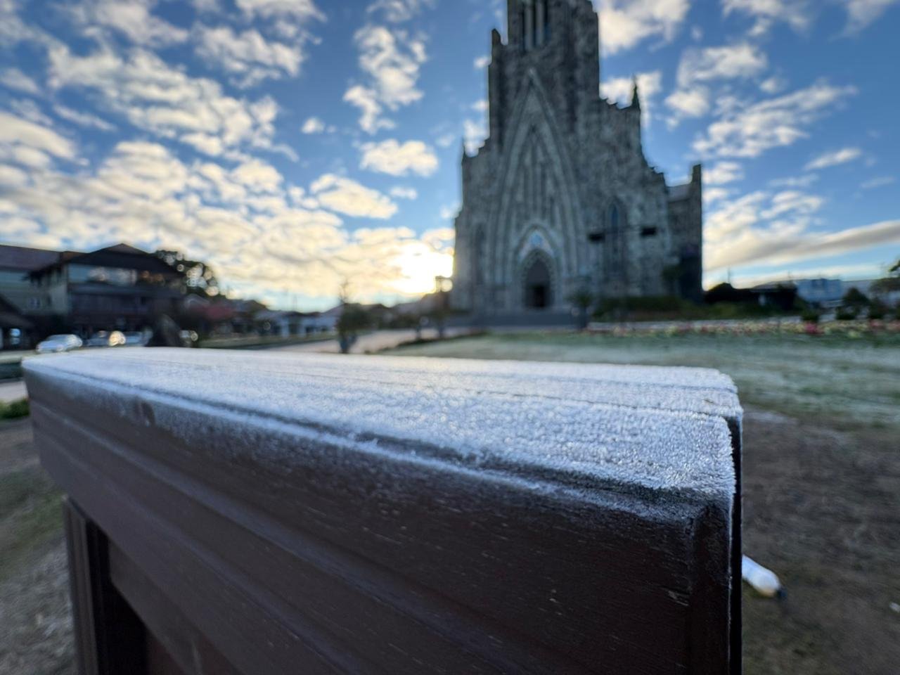 Geada em Canela, no começo deste inverno, em dia marcado por muito frio | abc+