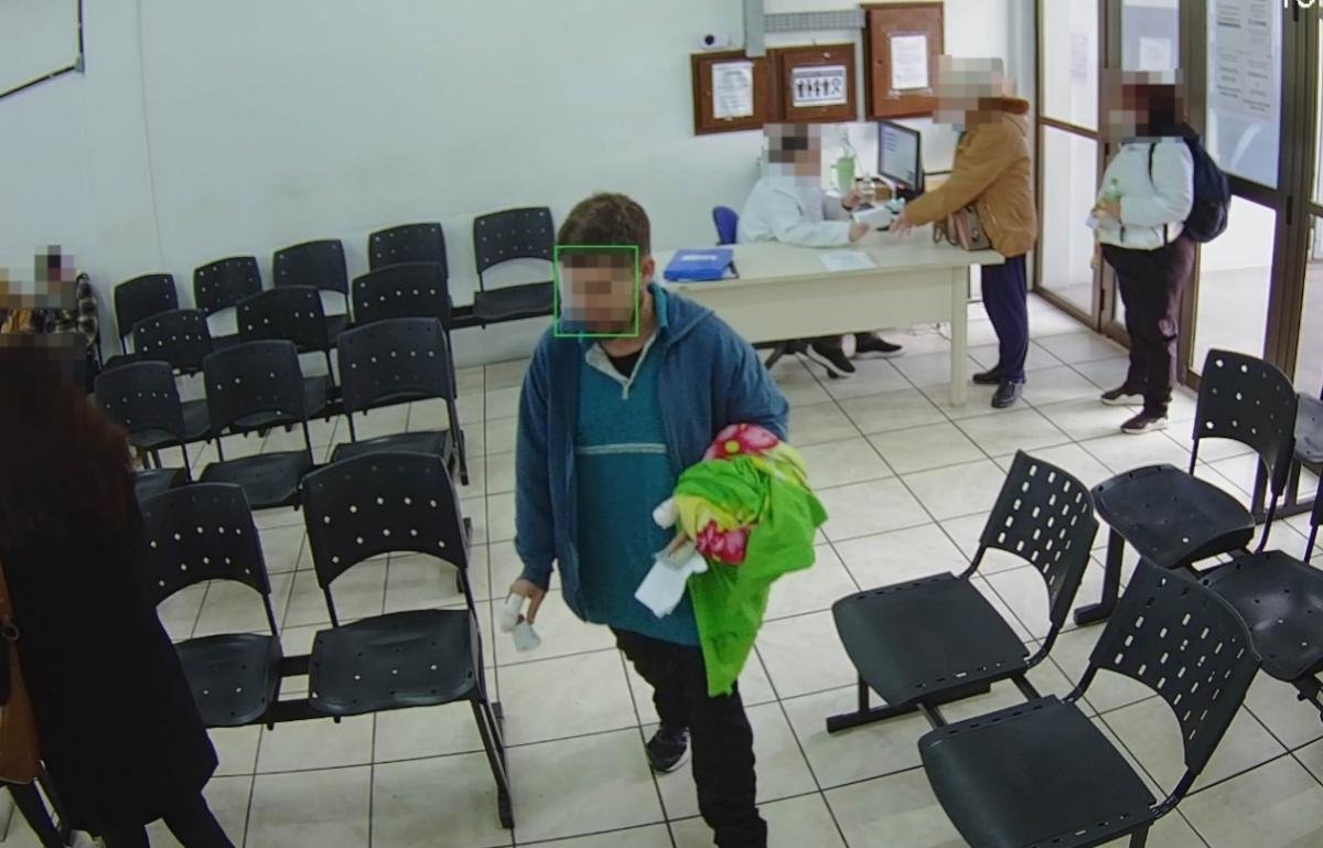 Foragido &eacute; preso em farm&aacute;cia de Novo Hamburgo ap&oacute;s ser identificado por c&acirc;mera de reconhecimento facial